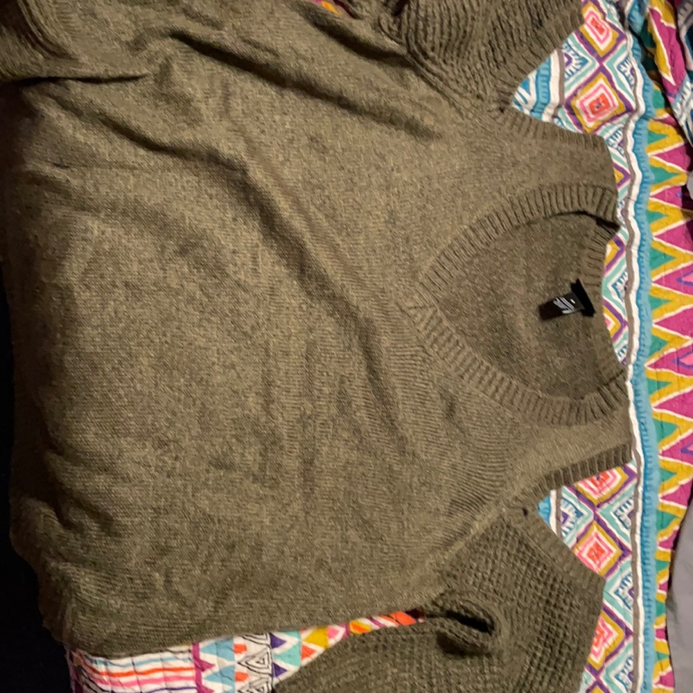 Olive green cold shoulder sweater 2x